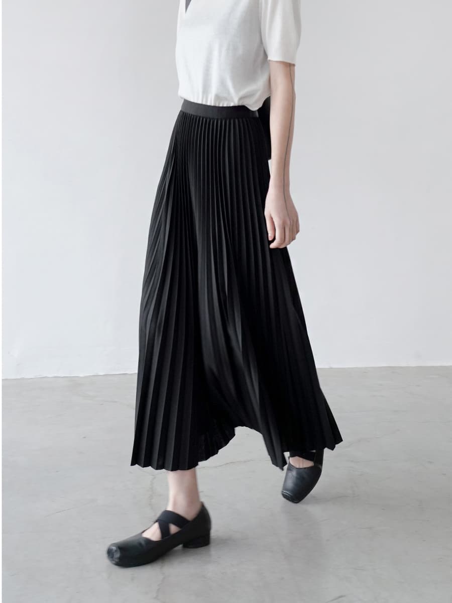 ブルベ夏/ブルベ冬服 優美なシルエット プリーツロングスカート