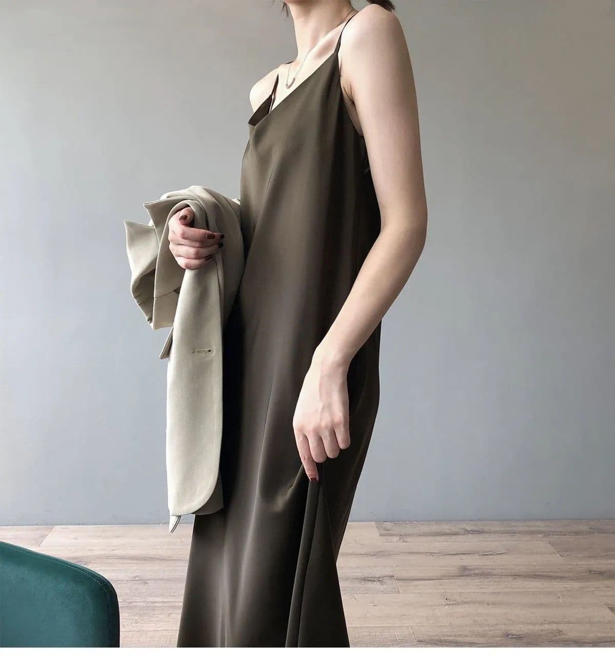 ブルベ冬服 サテンノースリーブワンピース