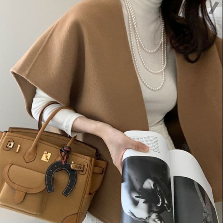 ブルベ夏服　上品な大人のゆったり袖なしウールベスト