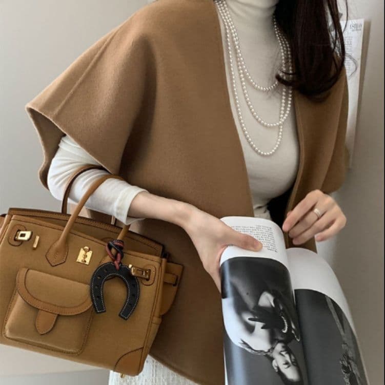 ブルベ夏服　上品な大人のゆったり袖なしウールベスト