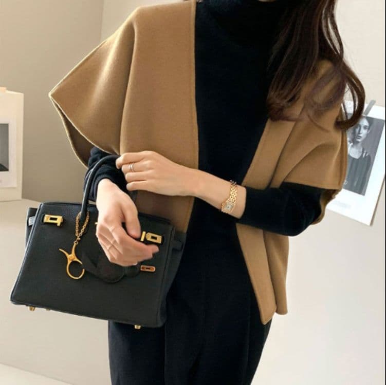 ブルベ夏服　上品な大人のゆったり袖なしウールベスト