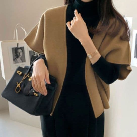 ブルベ夏服　上品な大人のゆったり袖なしウールベスト