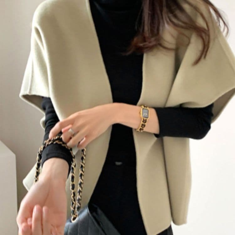 ブルベ夏服　上品な大人のゆったり袖なしウールベスト