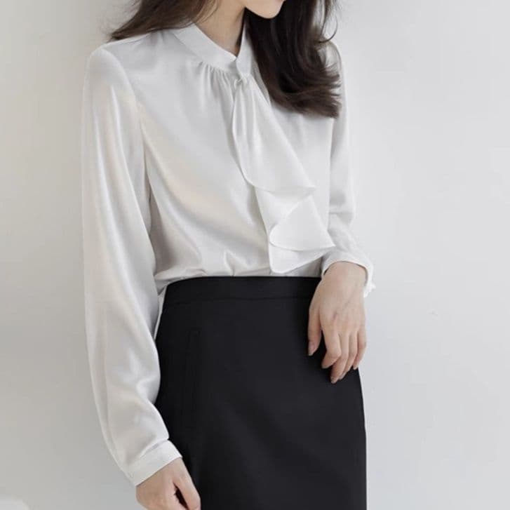 ブルベ夏/ブルベ冬服　上品なボウタイ付き長袖ブラウス