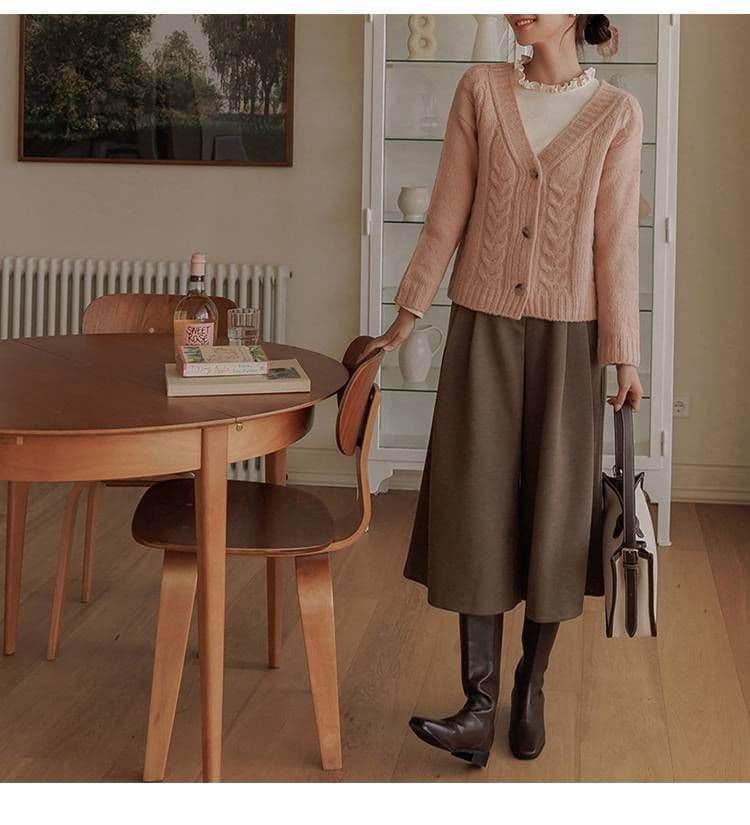 ブルベ夏服　上品な女性らしさを演出するハイウエストガウチョパンツ