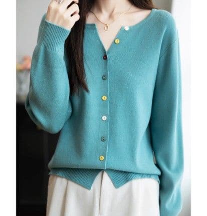 ブルベ夏/ブルベ冬服　マルチボタン配色カーディガン
