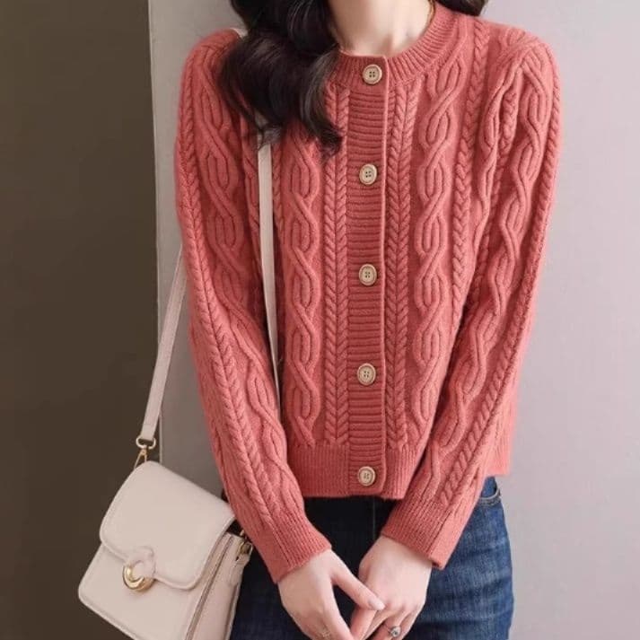ブルベ夏/ブルベ冬　編み込み模様丸首ボタン留めカーディガン