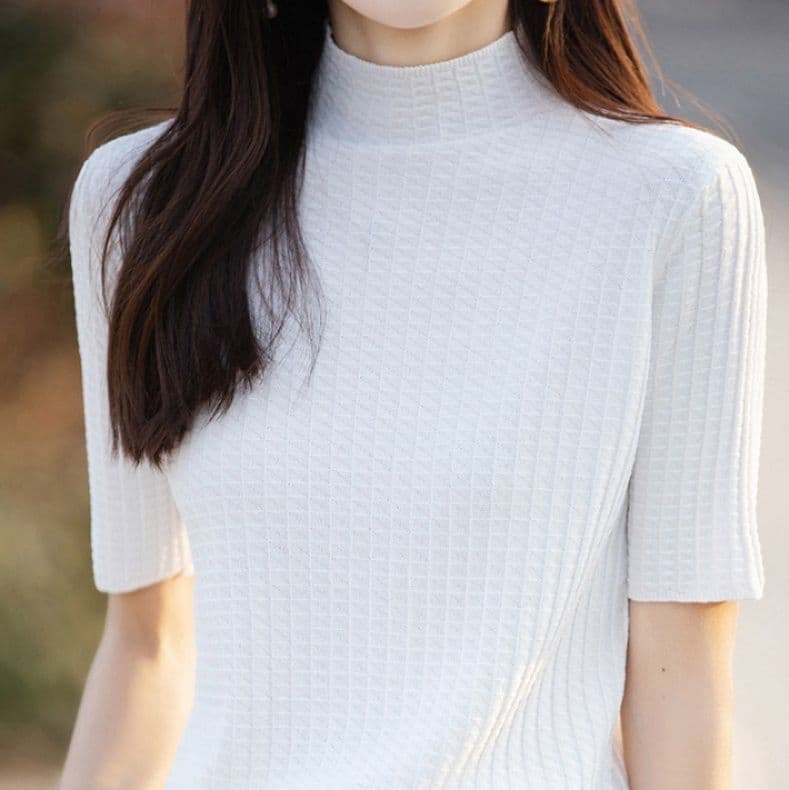 ブルベ夏/ブルベ冬服　 縦リブ編みモックネック半袖ニットトップス