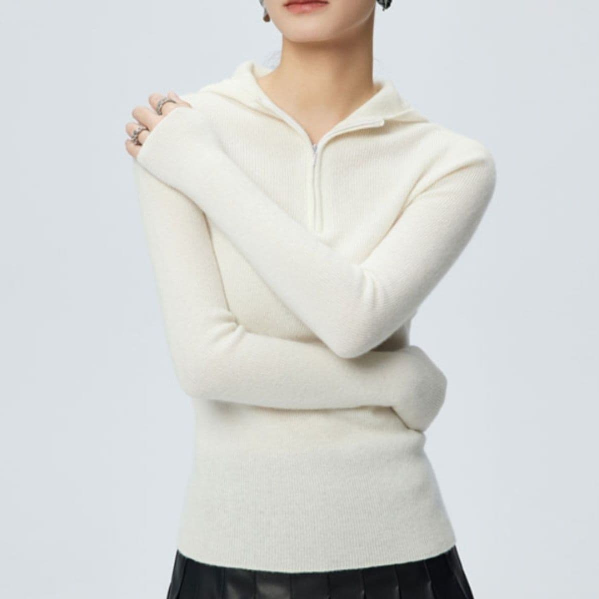 ブルベ夏/ブルベ冬服　フード付きハーフジップリブニットトップス