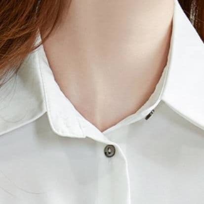 ブルベ夏/ブルベ冬服　開襟デザイン半袖とろみ素材ブラウス