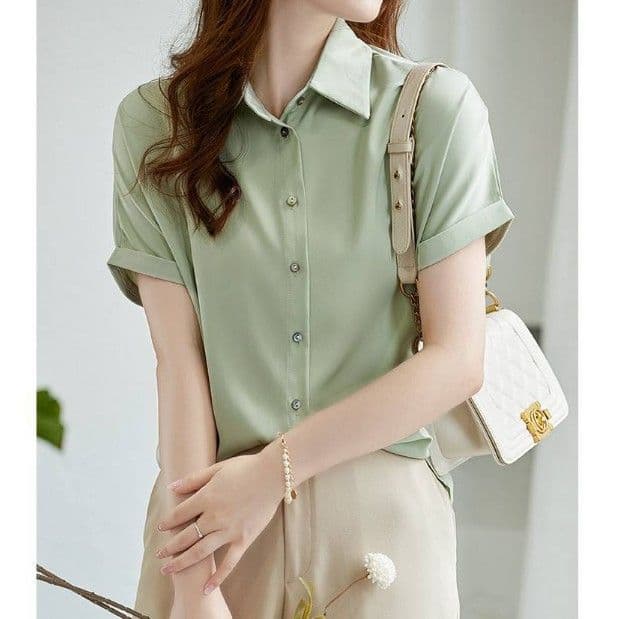 ブルベ夏/ブルベ冬服　開襟デザイン半袖とろみ素材ブラウス