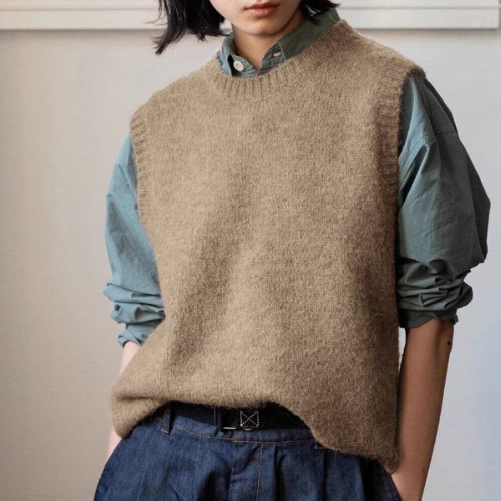 ブルベ夏/ブルベ冬服　重ね着が楽しめる袖なしニットベスト