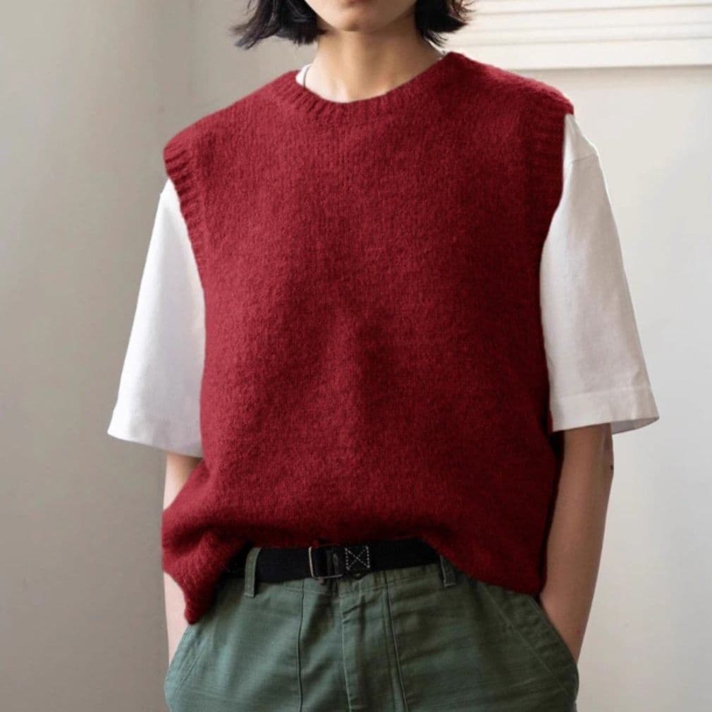 ブルベ夏/ブルベ冬服　重ね着が楽しめる袖なしニットベスト