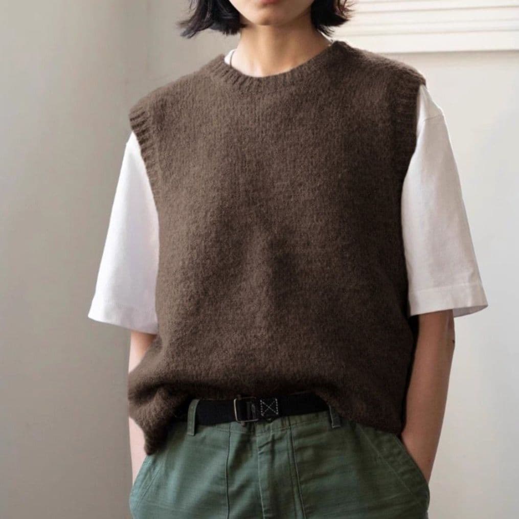 ブルベ夏/ブルベ冬服　重ね着が楽しめる袖なしニットベスト