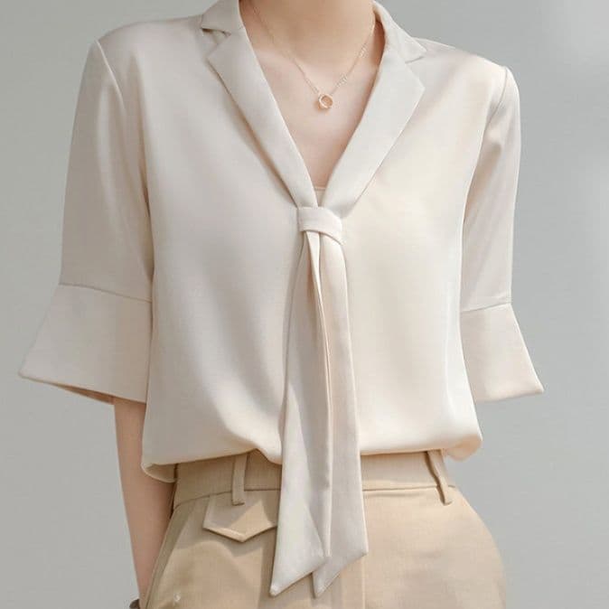 ブルベ夏/ブルベ冬服　襟元リボンデザイン五分袖とろみブラウス