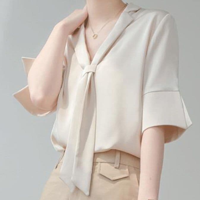 ブルベ夏/ブルベ冬服　襟元リボンデザイン五分袖とろみブラウス