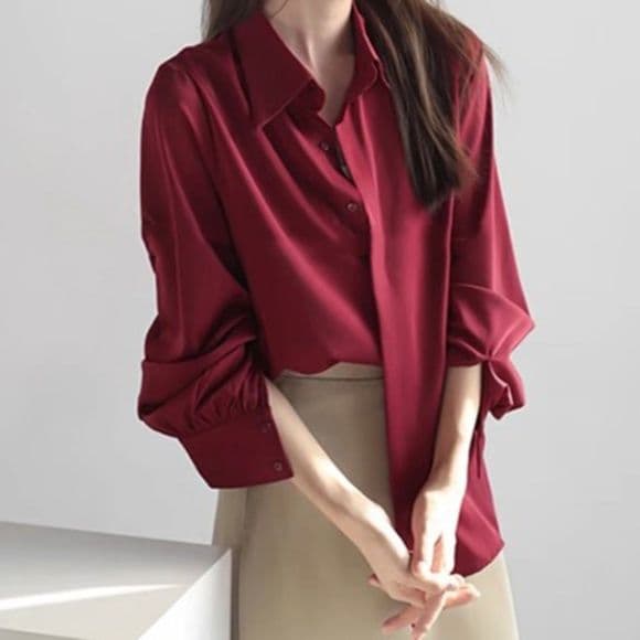 ブルベ夏/ブルベ冬服　サテン素材の上品な長袖シャツブラウス