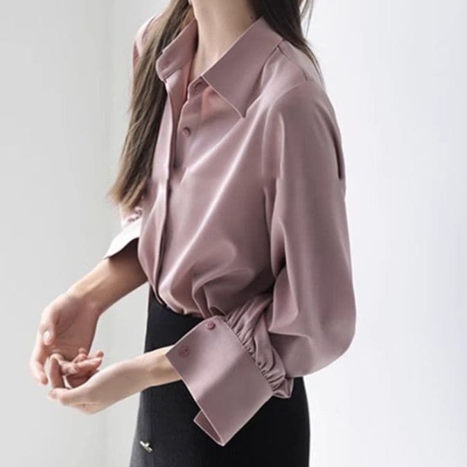 ブルベ夏/ブルベ冬服　サテン素材の上品な長袖シャツブラウス