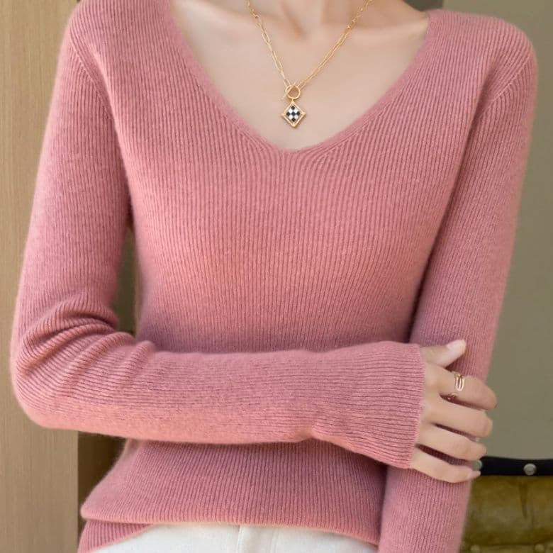 ブルベ夏/ブルベ冬服　上品なブイネックリブ編み長袖ニット