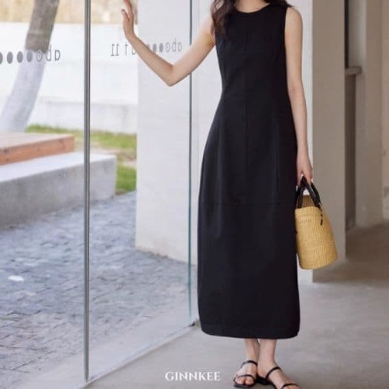 ブルベ夏/ブルベ冬服　洗練されたノースリーブロング丈ワンピース