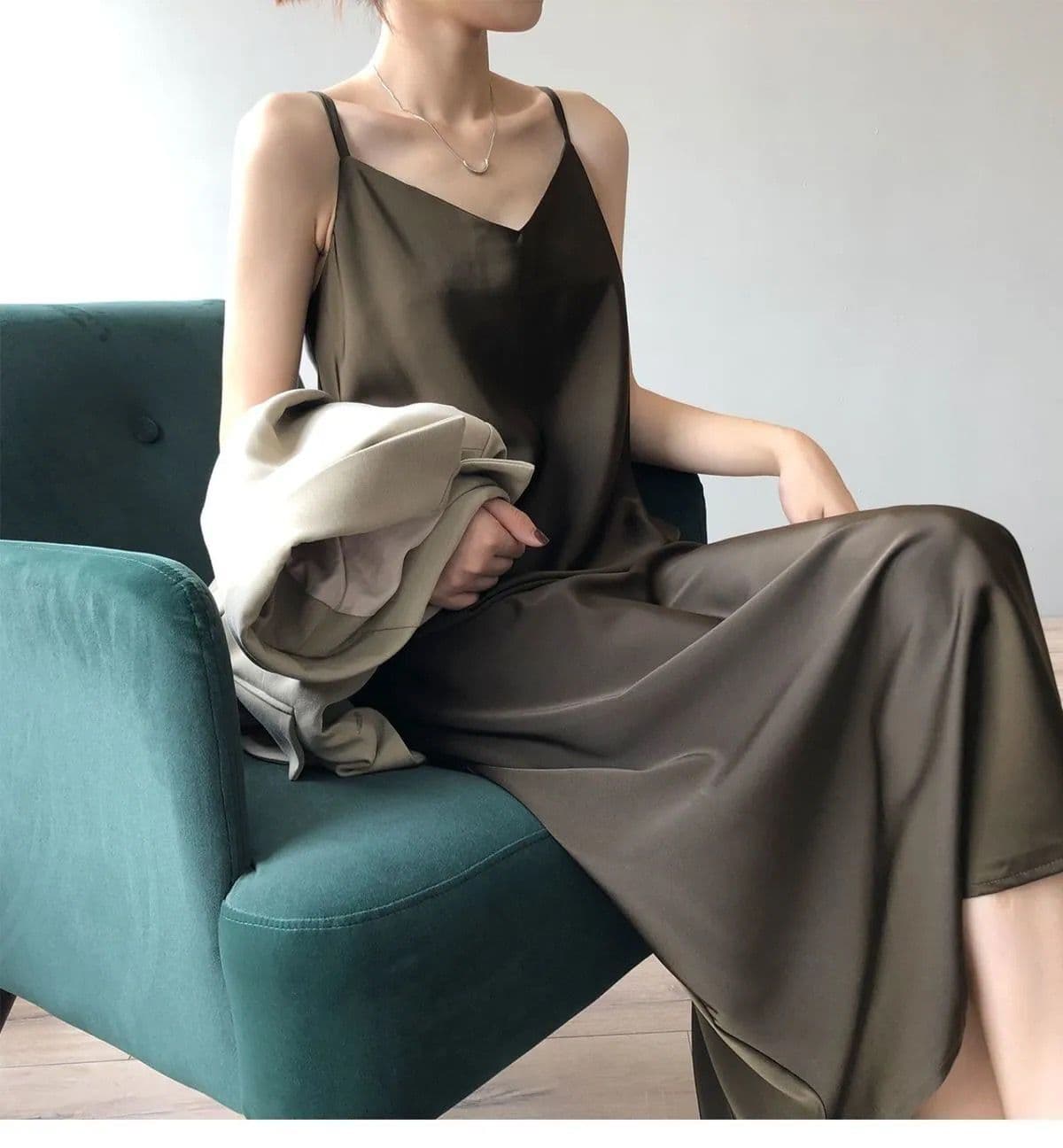 ブルベ冬服 サテンノースリーブワンピース