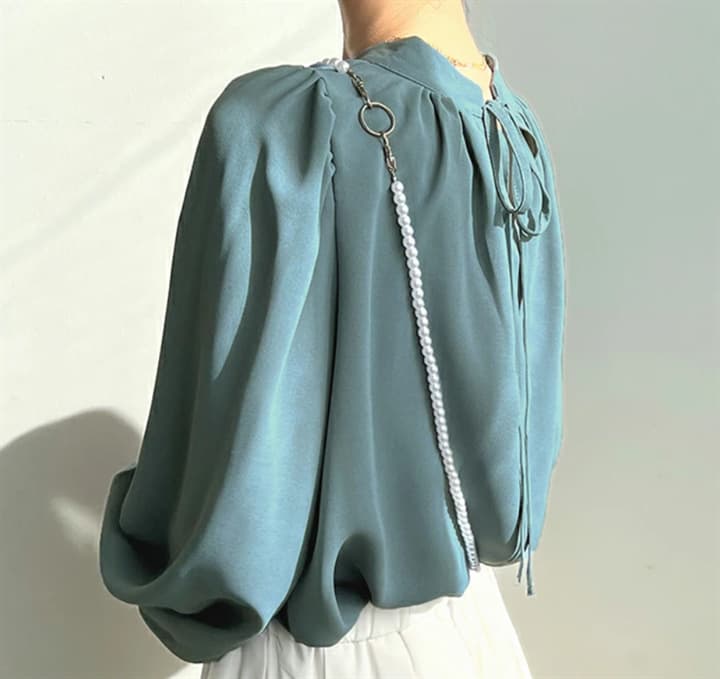 ブルベ夏/ブルベ冬服 上品シャーリング袖ギャザーブラウス