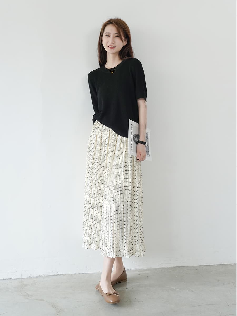 ブルベ夏服 優雅な揺れ感 水玉模様プリーツスカート
