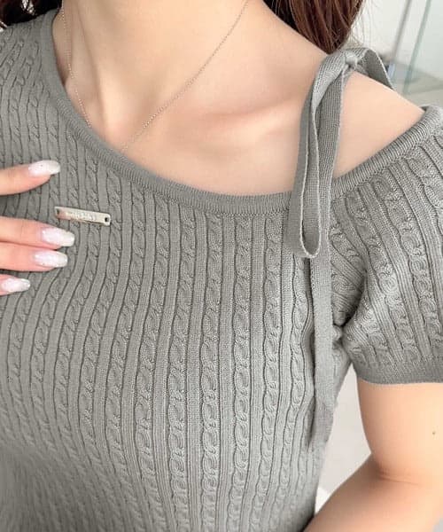 ブルベ夏/ブルベ冬服 リボンネックケーブル編みニット