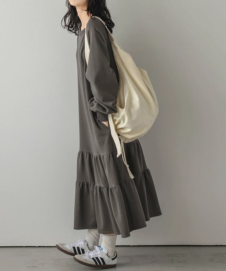 ブルベ夏/ブルベ冬服 ぽわん袖ティアードニットワンピース