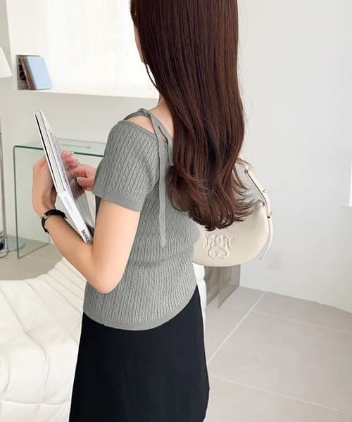 ブルベ夏/ブルベ冬服 リボンネックケーブル編みニット