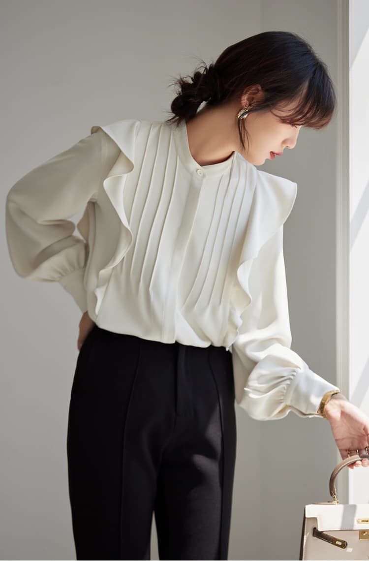 ブルベ夏服　立体ピンタック襟付き長袖ブラウス