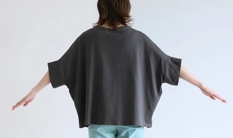 ブルベ夏/ブルベ冬服 ゆったりシルエット五分袖カットソー