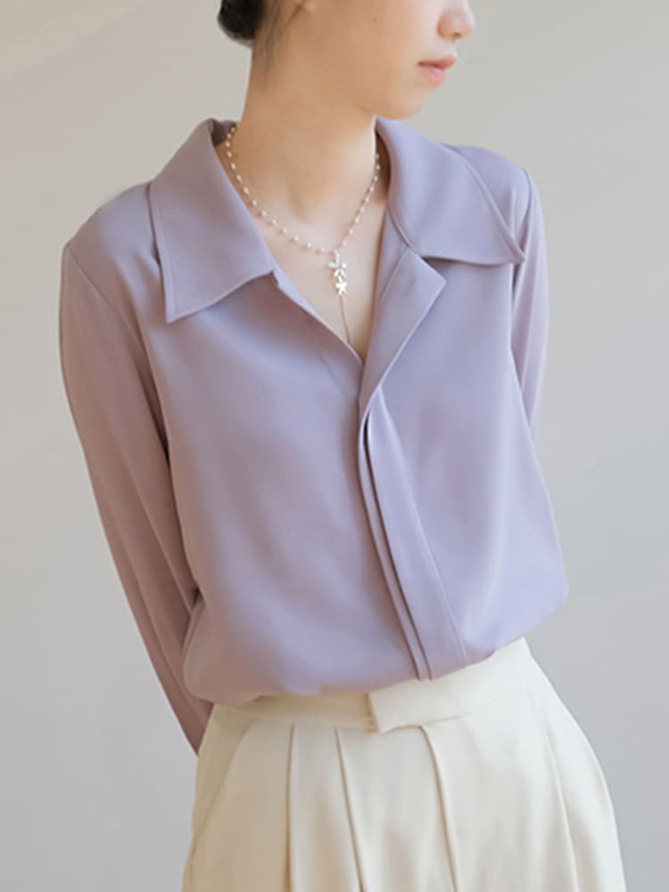 ブルベ夏服　とろみ素材の開襟長袖ブラウス