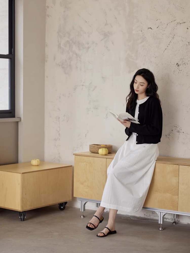 ブルベ夏/ブルベ冬服　洗練されたノースリーブロング丈ワンピース