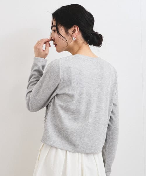 ブルベ夏/ブルベ冬服 レース模様の上品ショートカーディガン