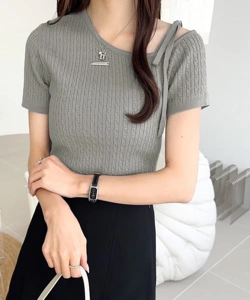 ブルベ夏/ブルベ冬服 リボンネックケーブル編みニット