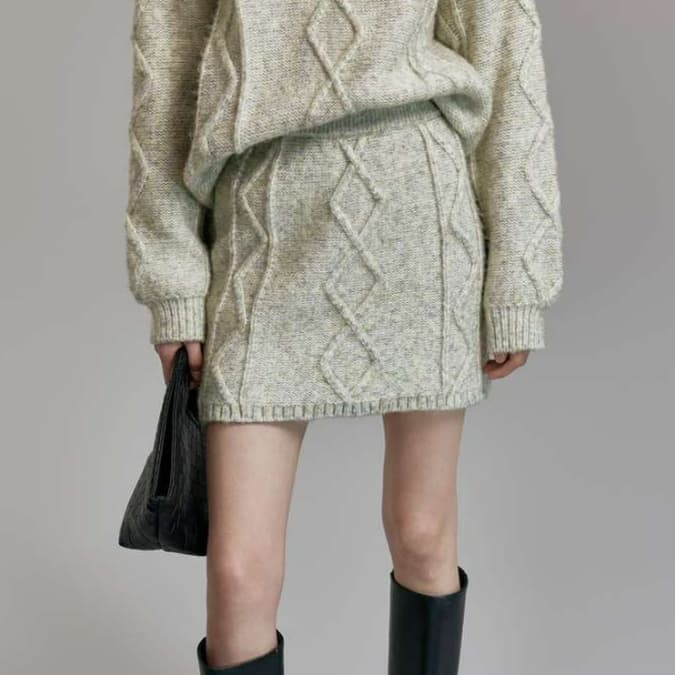 ブルベ夏/ブルベ冬服 ケーブル編みニットスカート