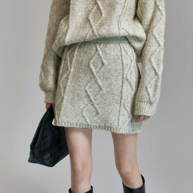 ブルベ夏/ブルベ冬服 ケーブル編みニットスカート