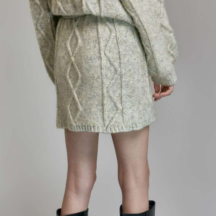ブルベ夏/ブルベ冬服 ケーブル編みニットスカート