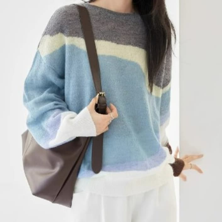 ブルベ夏服 グラデーションニット