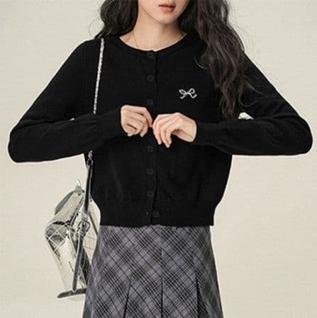 ブルベ夏/ブルベ冬服 リボン刺繍ニット ショート丈