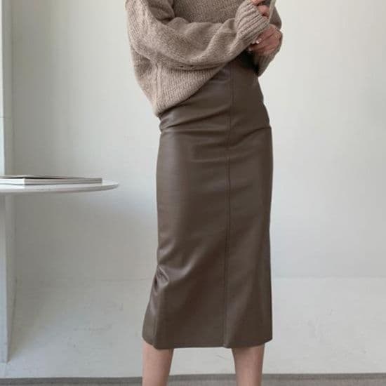 ブルベ夏/ブルベ冬服 上品な光沢感が美しいハイウエスト合成皮革タイトスカート