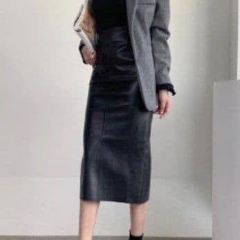 ブルベ夏/ブルベ冬服 上品な光沢感が美しいハイウエスト合成皮革タイトスカート