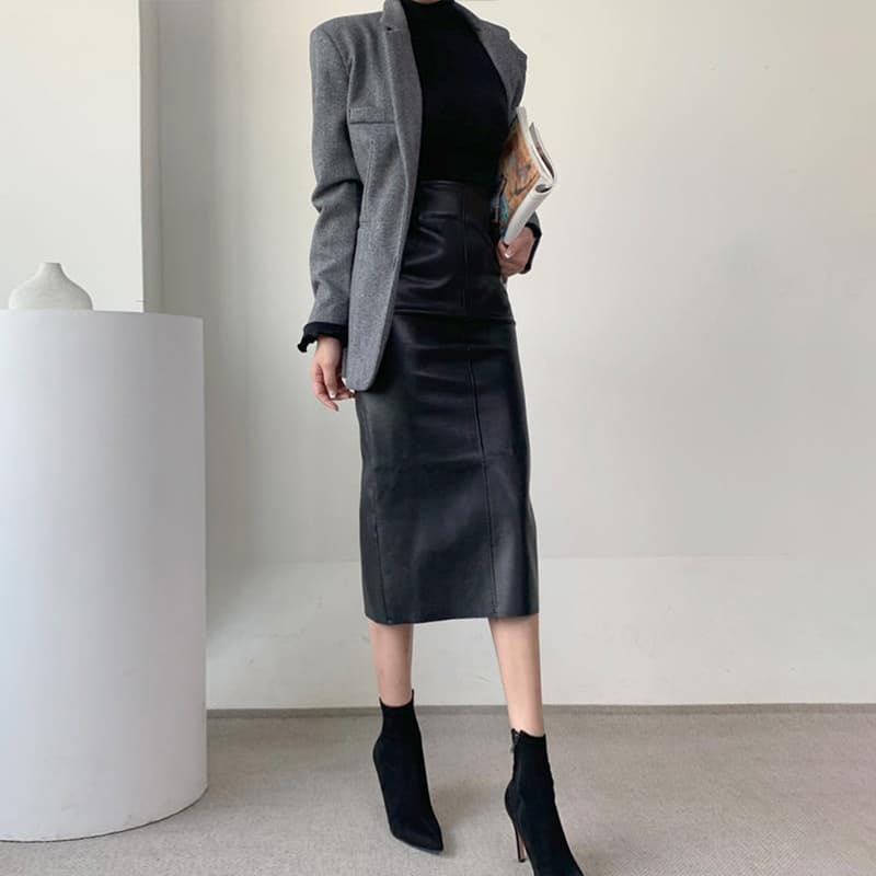 ブルベ夏/ブルベ冬服 上品な光沢感が美しいハイウエスト合成皮革タイトスカート