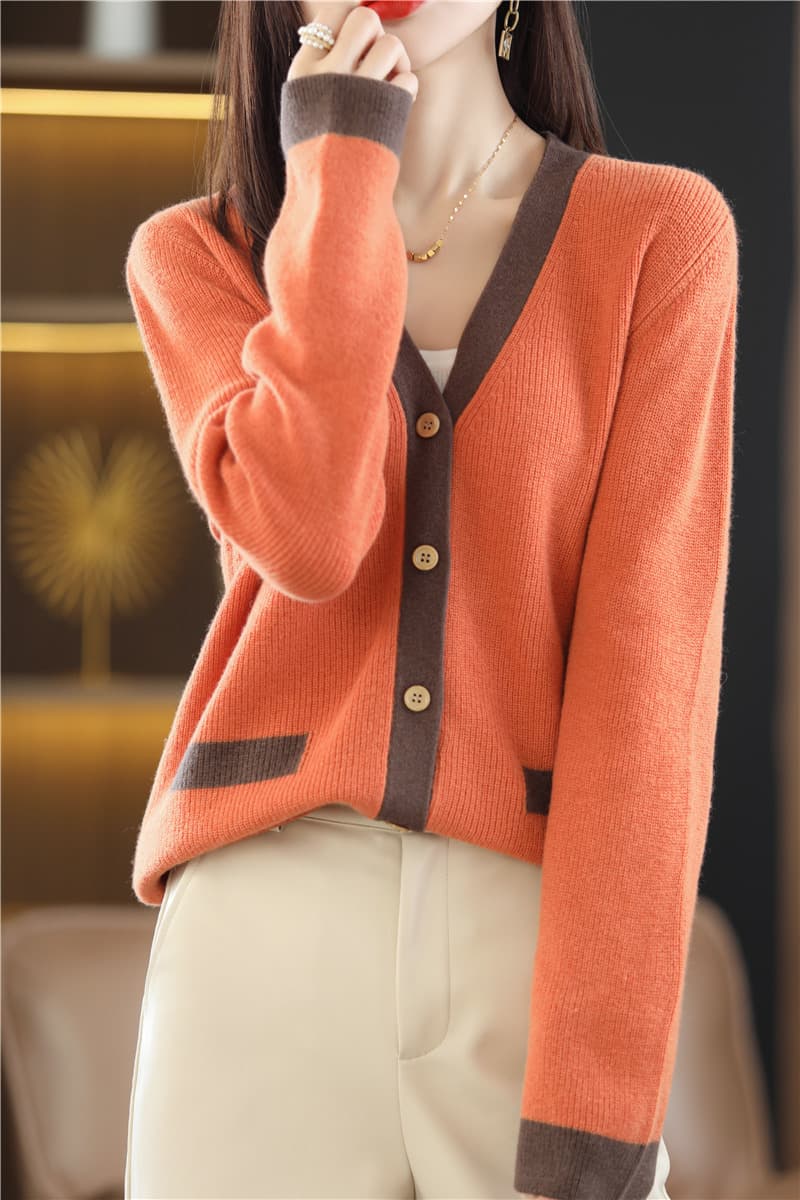 ブルベ夏/ブルベ冬服 配色切替ボタン付深襟ニット・カーディガン